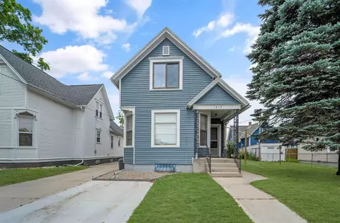 1812 Clark St, Manitowoc, WI 54220