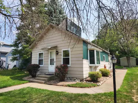 211 S 2nd Ave, Winneconne, WI 54986