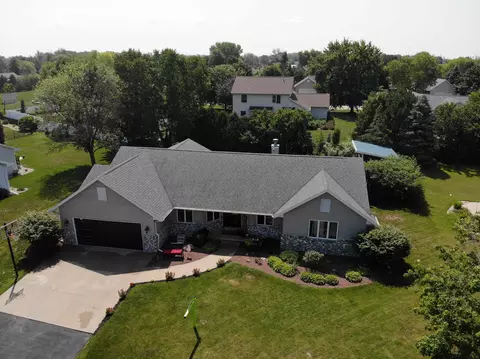 w2417 Holly Lane, Appleton, WI 54915