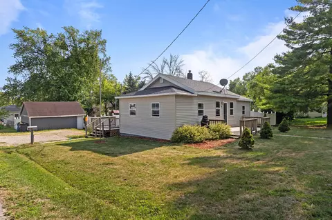 130 Walnut St, Omro, WI 54963