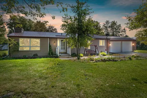 3877 Double Q Rd, Green Bay, WI 54311
