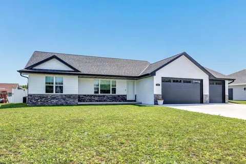 2229 Creeksedge Cir, De Pere, WI 54115