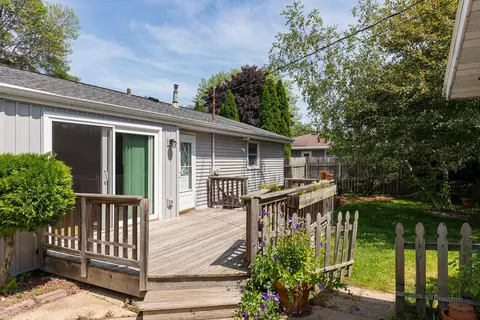 1219 E Layton Ave, Appleton, WI 54915 photo 2