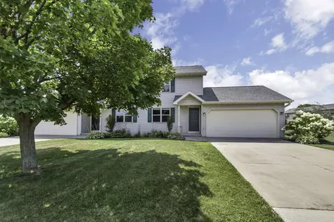 890 Hoffman Rd, Allouez, WI 54301