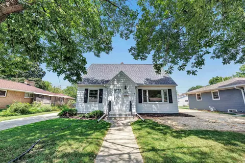 145 Meade St, Neenah, WI 54956