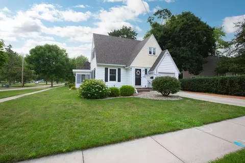 207 Cedar St, Neenah, WI 54956