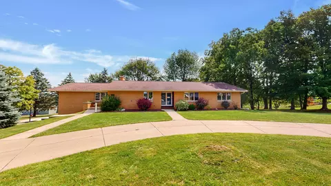 412 Maria St, Luxemburg, WI 54217