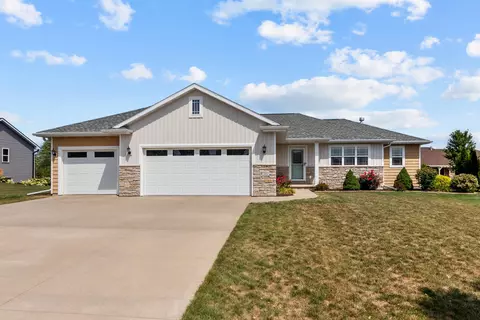 w7112 Puls Farm Place, Greenville, WI 54942