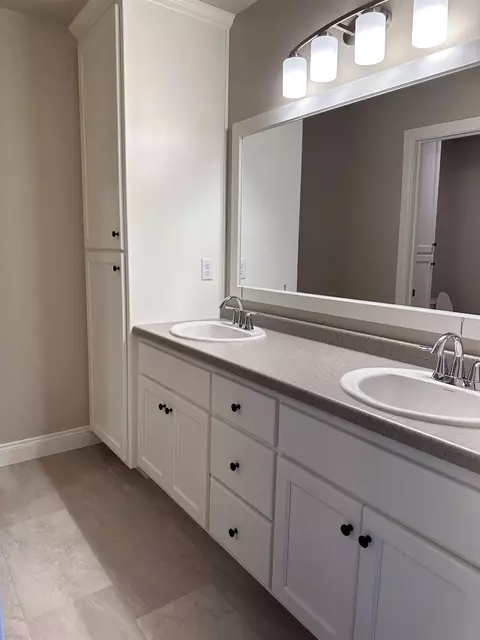 Bath - W6611 Ethan Drive, Appleton, WI 54915 photo 4 of 5