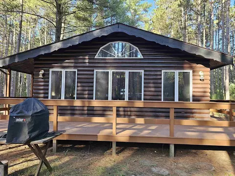 w12326 Deer Path, Hancock, WI 54943