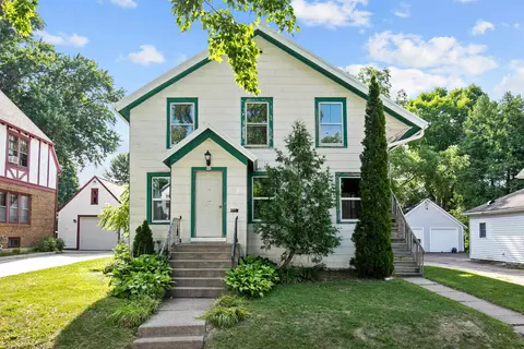 92 N Clinton Ave, Clintonville, WI 54929