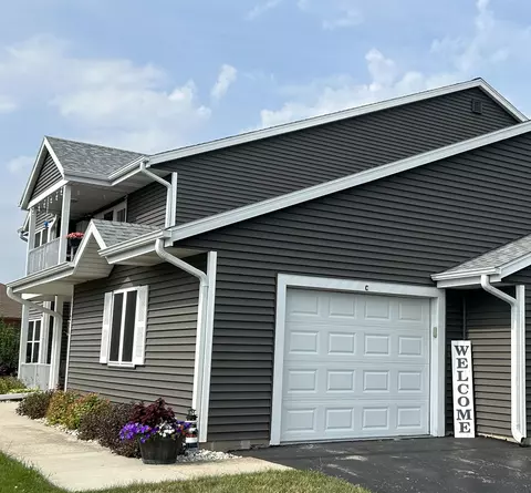 276 S Mountin Dr, Mayville, WI 53050
