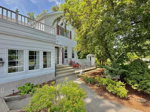 641 State St, Marinette, WI 54143