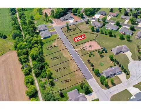 342 Division St #43, Luxemburg, WI 54217