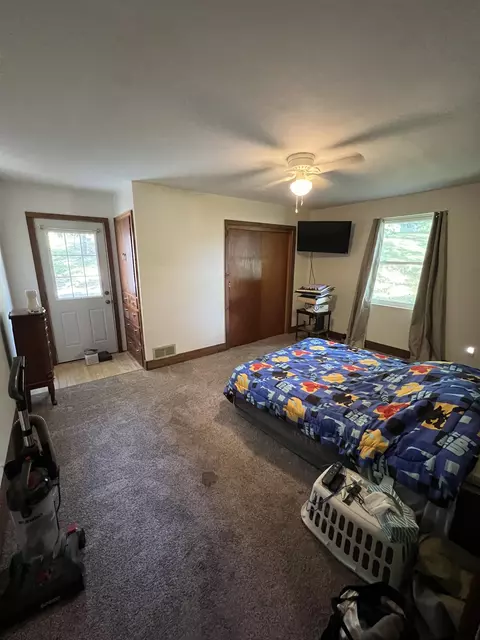 525 E State St, Iola, WI 54945 photo 13