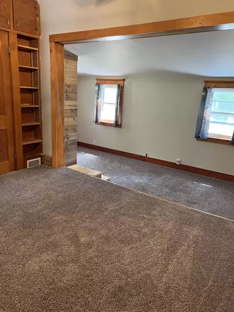 525 E State St, Iola, WI 54945 photo 20