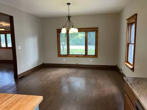 525 E State St, Iola, WI 54945 photo 10
