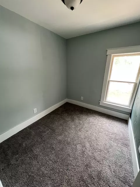 525 E State St, Iola, WI 54945 photo 23