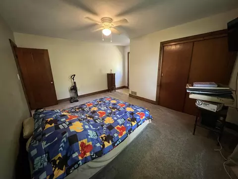 525 E State St, Iola, WI 54945 photo 12