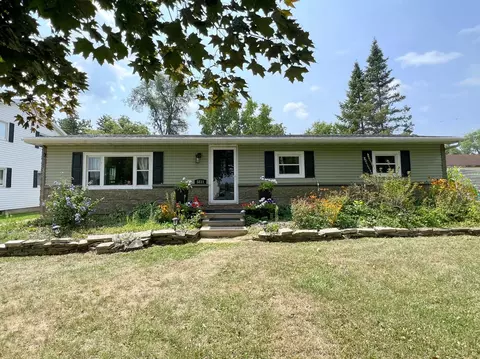 5811 County Rd S, Butte Des Morts, WI 54927