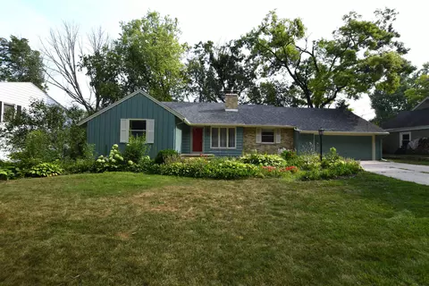 1760 Carriage Ct, Green Bay, WI 54304