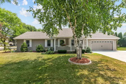 2100 S Driftwood Ln, Appleton, WI 54915