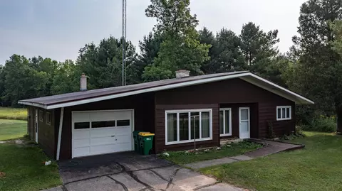 e784 Wolf River Road, Iola, WI 54945