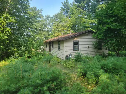 E2986 Moon Lake Court, Iola, WI 54945
