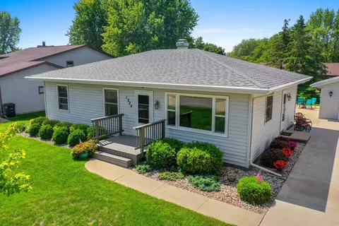 1284 Bartlein Ct, Menasha, WI 54952