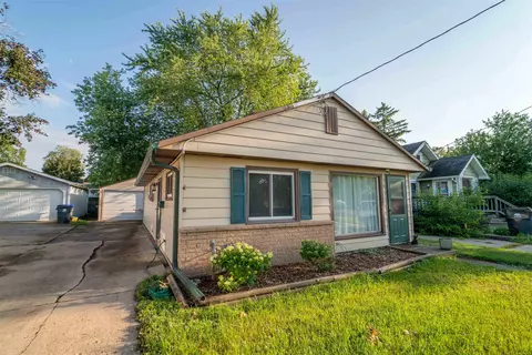 715 Division St, Neenah, WI 54956