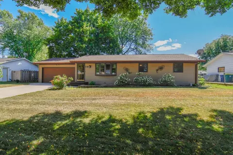 1851 Parkland Way, Green Bay, WI 54303
