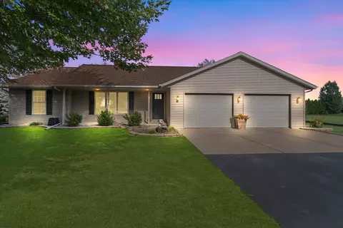 554 Highland Meadow Trl, Pulaski, WI 54162