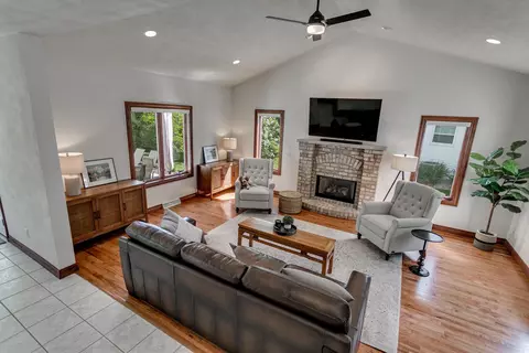 3024 E Greenleaf Dr, Appleton, WI 54915 photo 13
