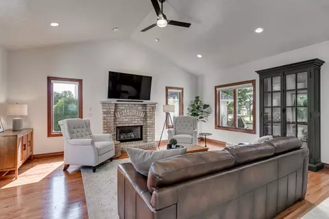 3024 E Greenleaf Dr, Appleton, WI 54915 photo 12