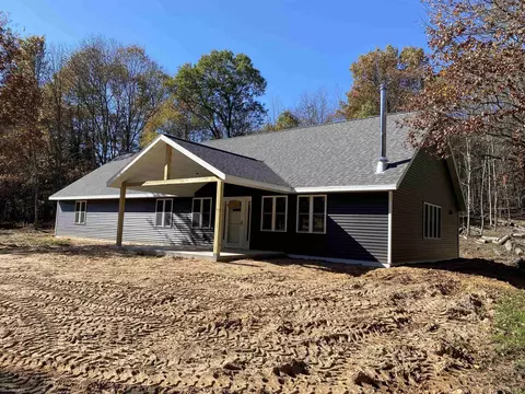 w10976 Erdmann Lane, Crivitz, WI 54114