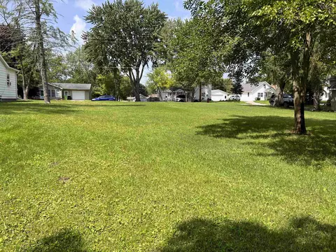 S Oakland Avenue, Oconto Falls, WI 54154
