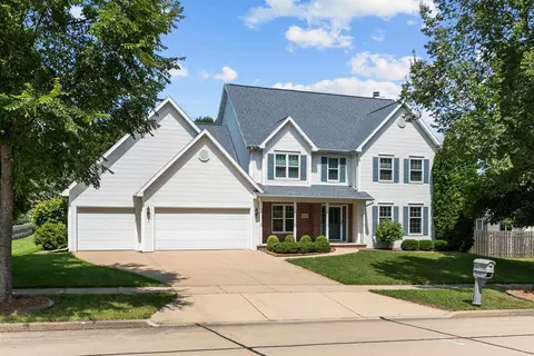 620 E Apple Creek Rd, Appleton, WI 54913