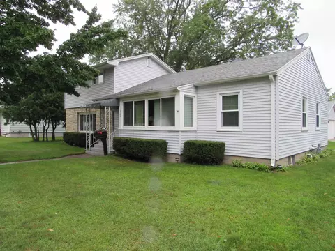 3102 Parkridge Ave, Marinette, WI 54143