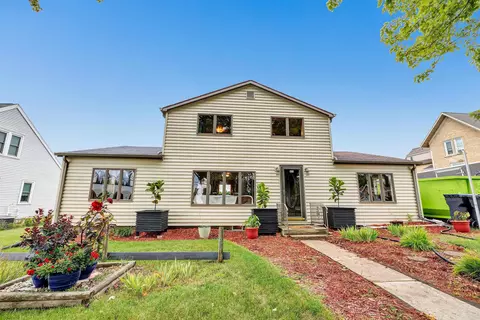 828 Jefferson St, Algoma, WI 54201