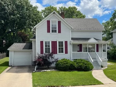 415 S Superior St, De Pere, WI 54115