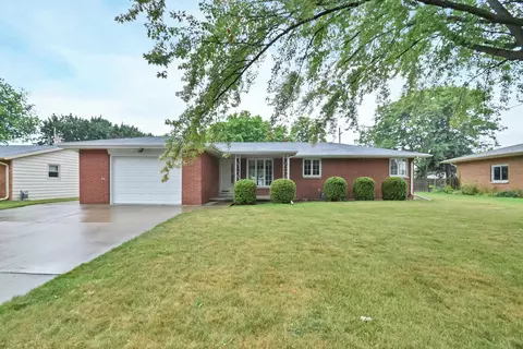 983 Manor Pl, Green Bay, WI 54304