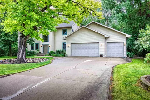 2131 Hidden Creek Rd, Neenah, WI 54956