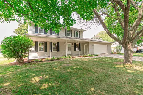 1223 Lynrose Ln, Neenah, WI 54956