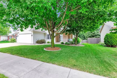 3100 E Greenleaf Dr, Appleton, WI 54913 photo 2