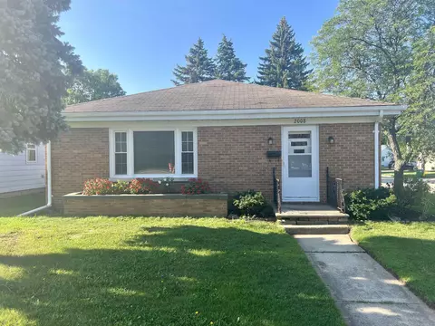 2008 Deckner Ave, Green Bay, WI 54302