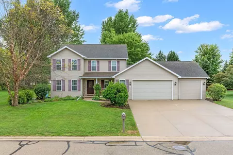2245 Gateway Meadows Ln, Neenah, WI 54956