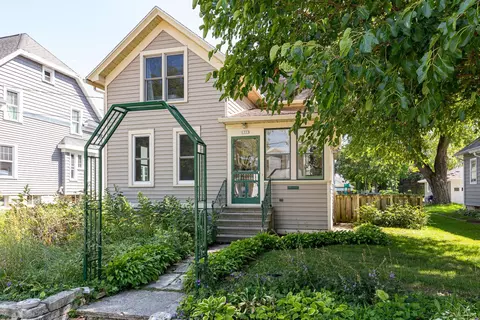 1353 Winnebago Ave, Oshkosh, WI 54901