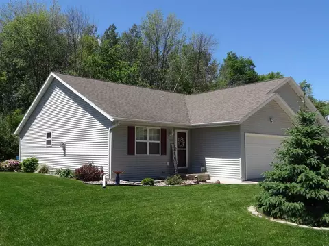 935 Harwood Ave, Green Bay, WI 54313