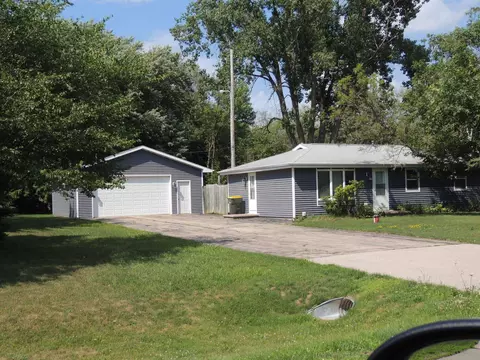 2828 Acorn Rd, Neenah, WI 54956