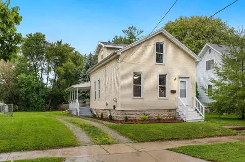 1105 Otter Ave, Oshkosh, WI 54901